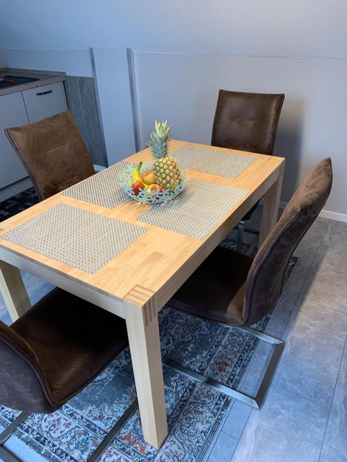 Ferienwohnung Sunny - Moderne Ferienwohnung Im Gruenen In Saarbruecken-West מראה חיצוני תמונה